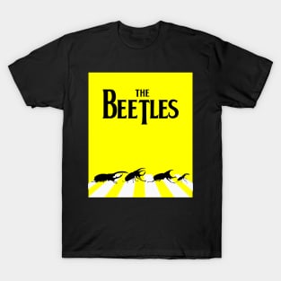 The beetles crossing road: dad joke T-Shirt